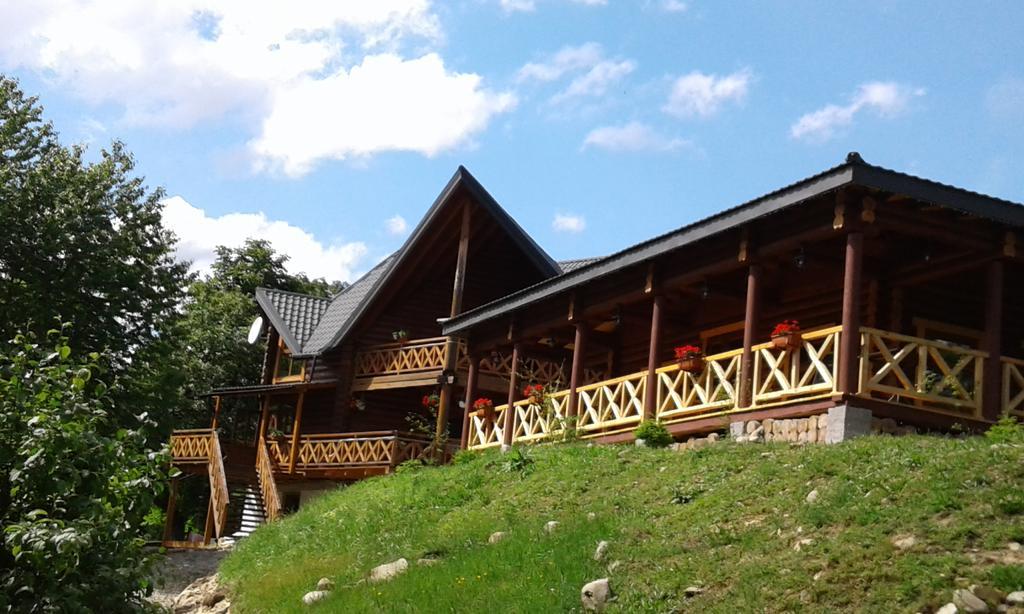Asher Tatariw Exterior foto