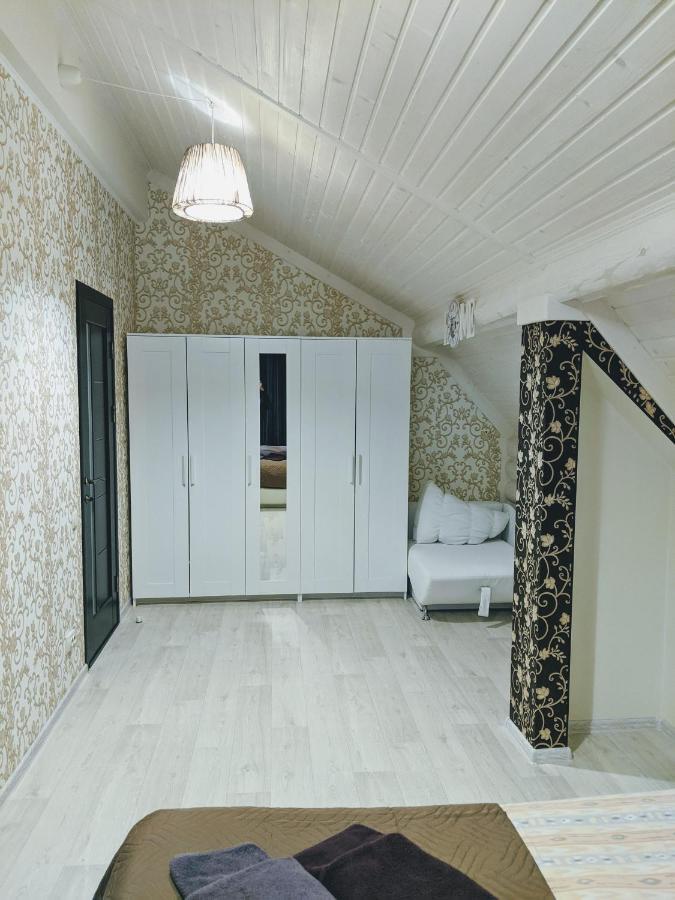 Asher Tatariw Exterior foto