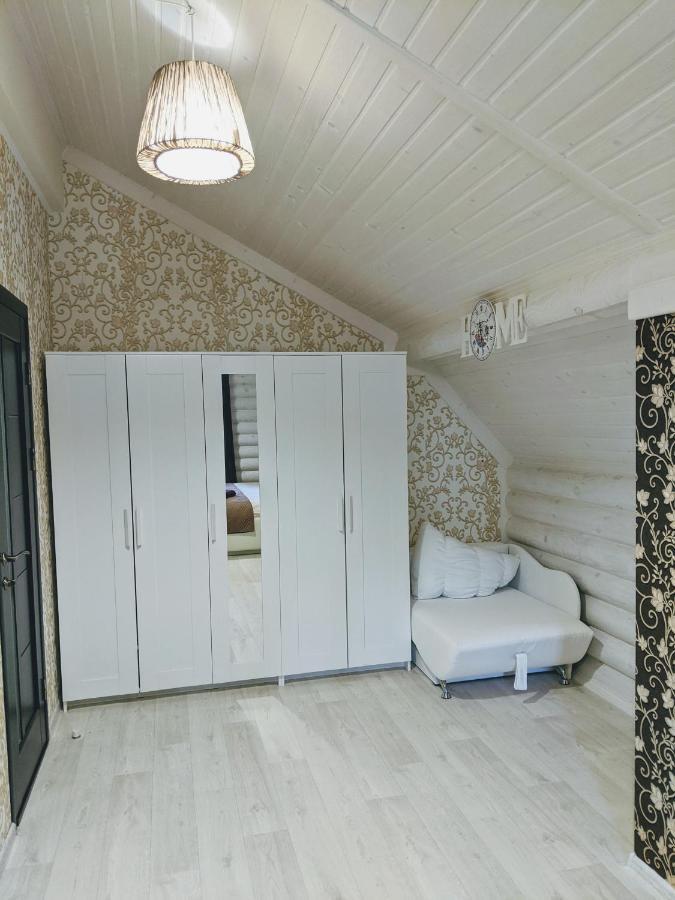 Asher Tatariw Exterior foto