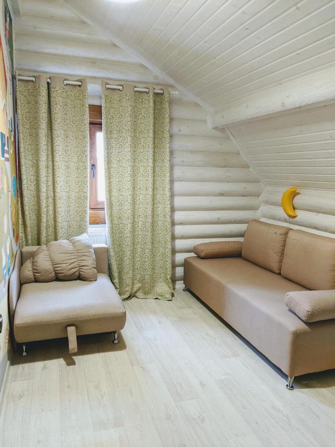 Asher Tatariw Exterior foto